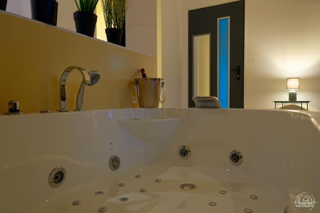 Suite Le Cocoon & Spa By Nancyintimelounge ภายนอก รูปภาพ